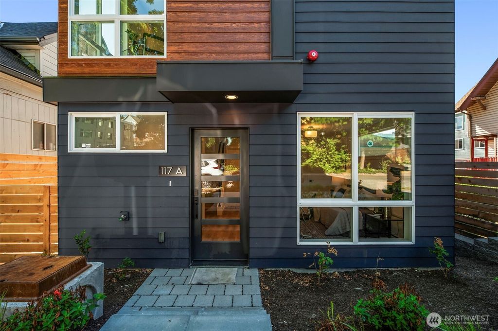 Photo of 117 22nd Avenue #A, Seattle, WA 98122 (MLS # 2343163)