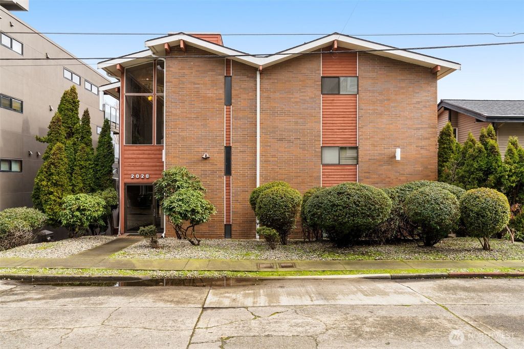 Photo of 2028 Waverly Place N #202, Seattle, WA 98109 (MLS # 2484490)