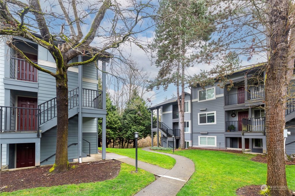 Photo of 11103 NE 124th Lane #H331, Kirkland, WA 98034 (MLS # 2053797)