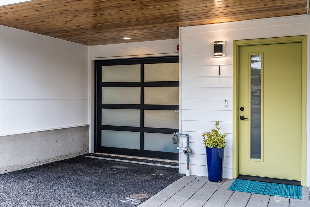 Photo of 18016 10th Avenue NE #I, Shoreline, WA 98155 (MLS # 2052005)