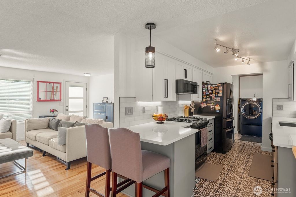 Photo of 13811 43rd Avenue SE, Mill Creek, WA 98012 (MLS # 2472590)