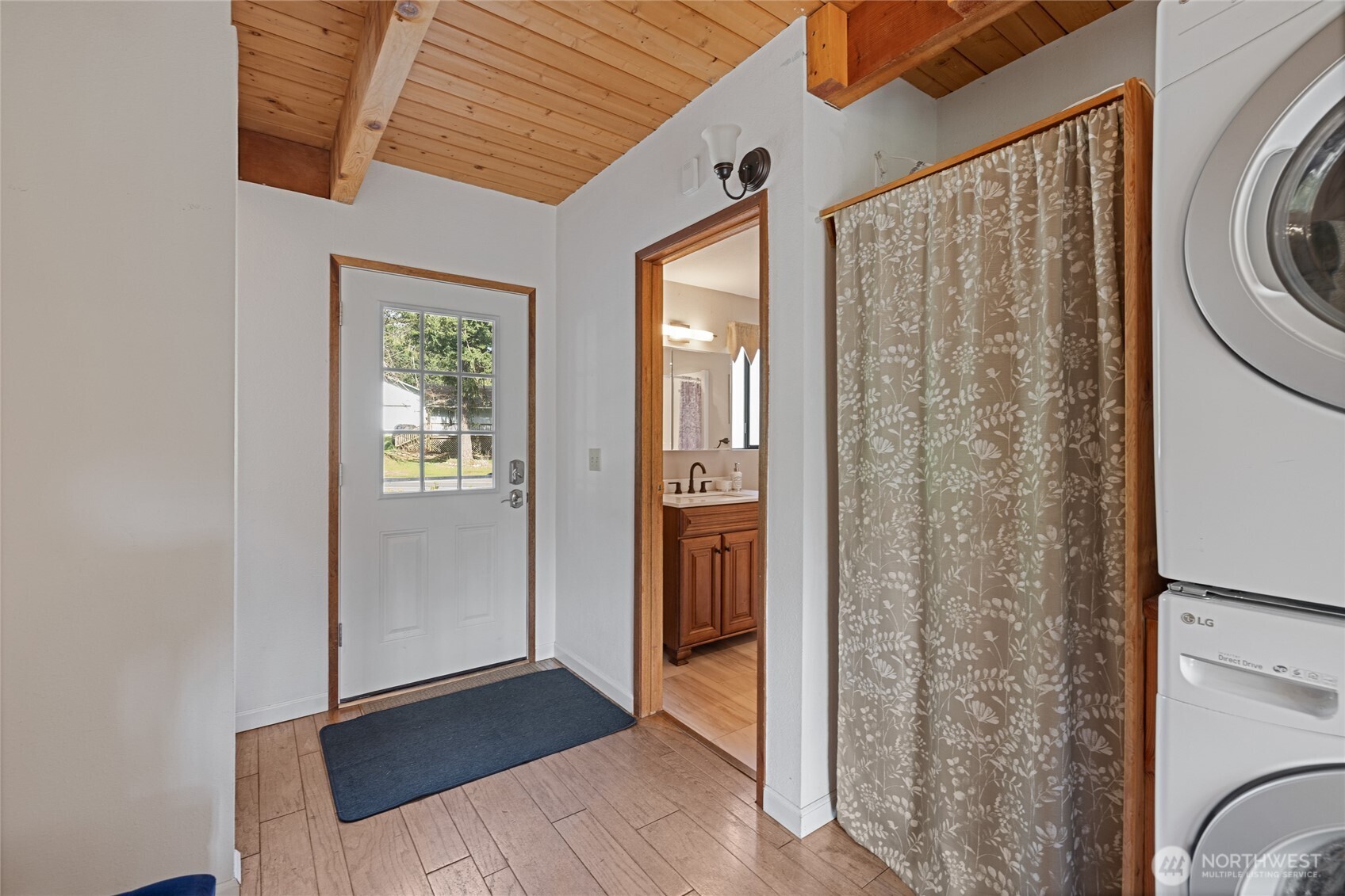 22221 N Clear Lake Boulevard SE