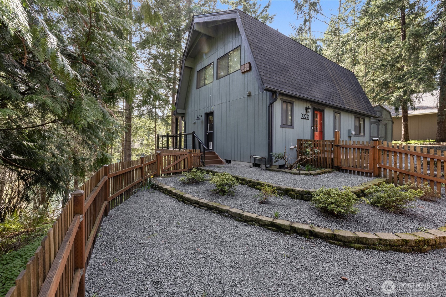 22221 N Clear Lake Boulevard SE