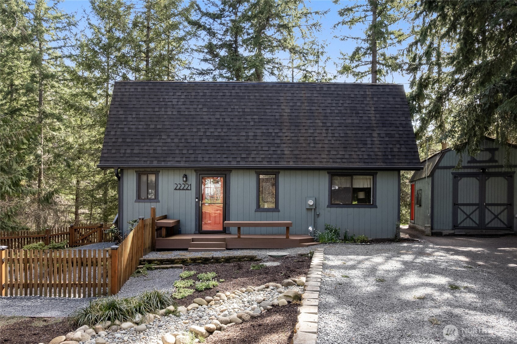 22221 N Clear Lake Boulevard SE