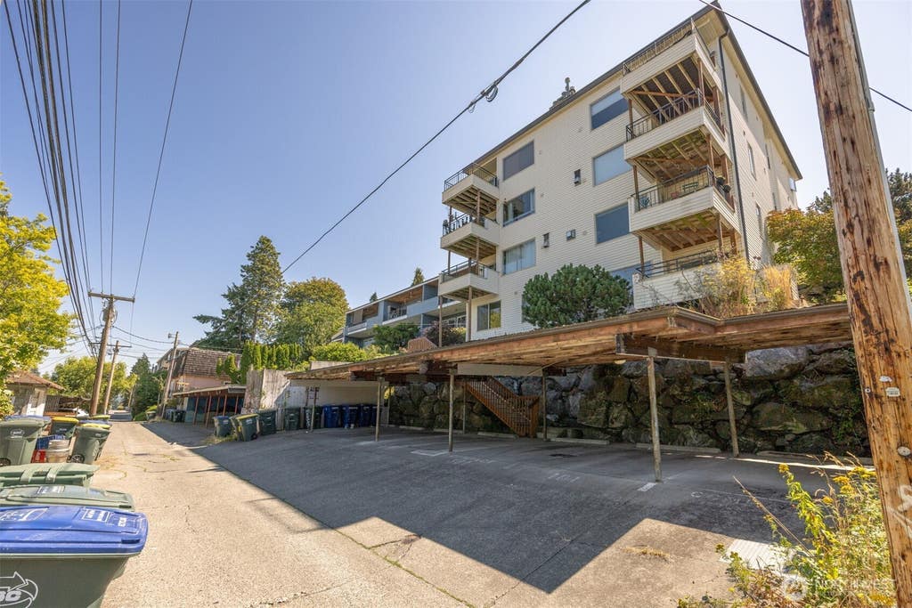 Photo of 919 High Street #101, Bellingham, WA 98225 (MLS # 2567379)