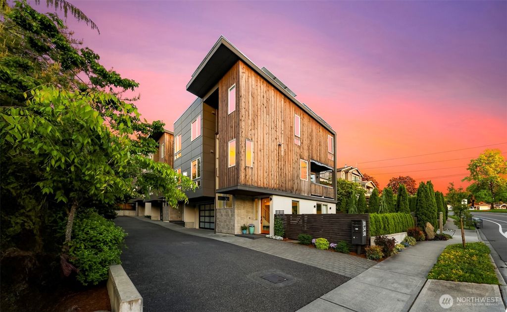 Photo of 30 6th Street, Kirkland, WA 98033 (MLS # 2374038)