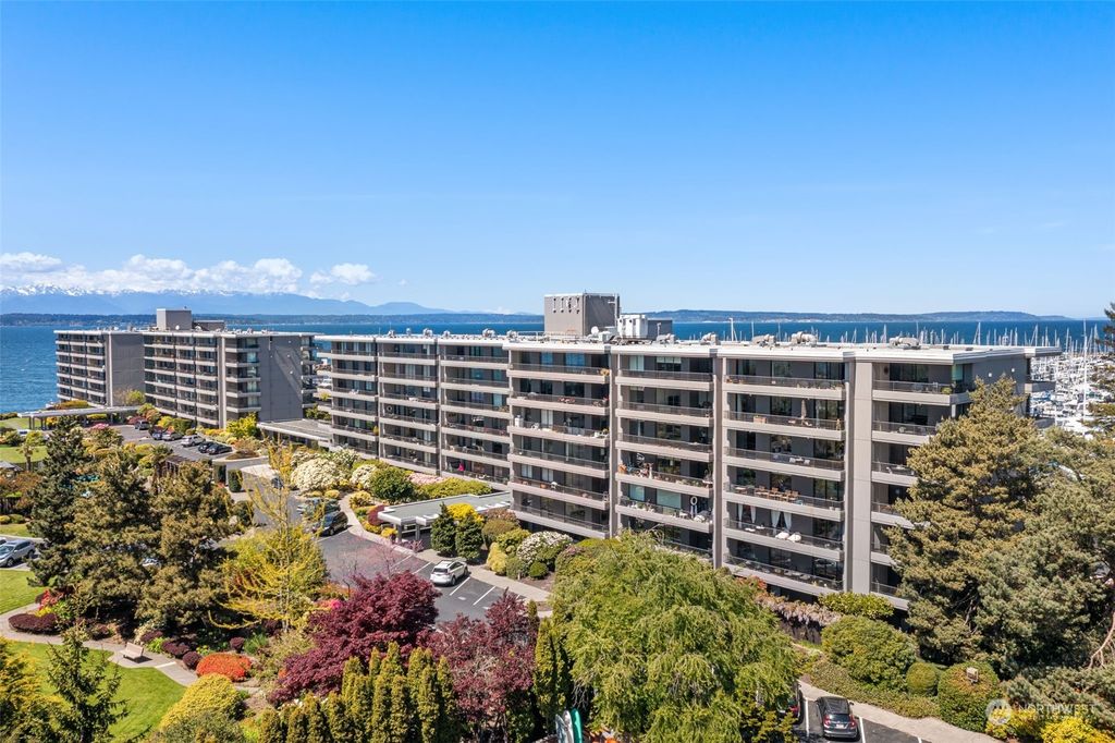 Photo of 6535 Seaview Avenue NW #B512, Seattle, WA 98117 (MLS # 2229129)