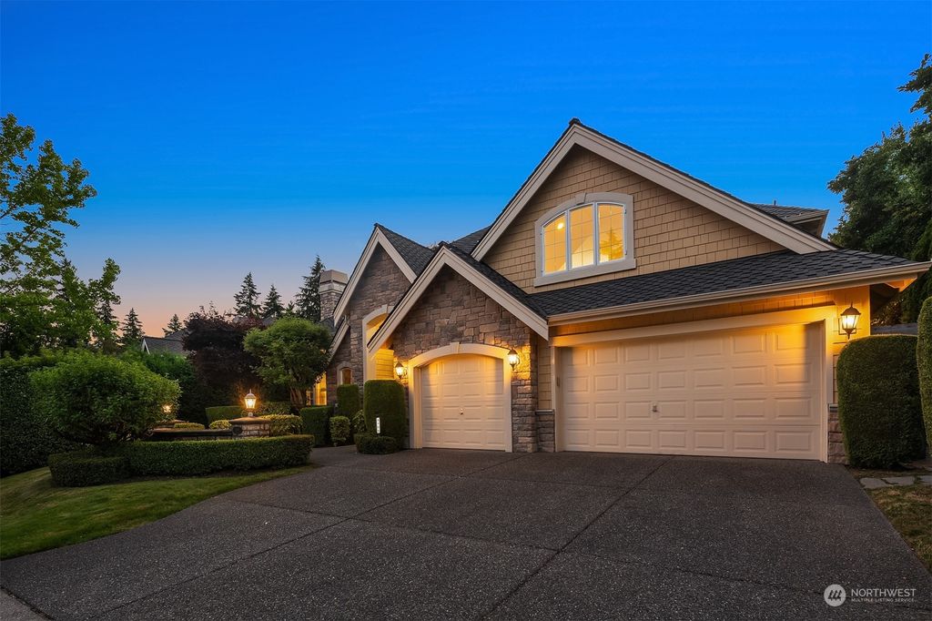 Photo of 4109 194th Place NE, Sammamish, WA 98074 (MLS # 2272922)