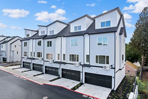 Photo of 1423 SW 111th Lane, Seattle, WA 98164 (MLS # 2464714)