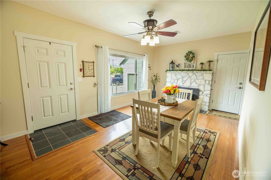 Photo of 608 W Hanson Ave. AVE, Brewster, WA 98812 (MLS # 2521738)