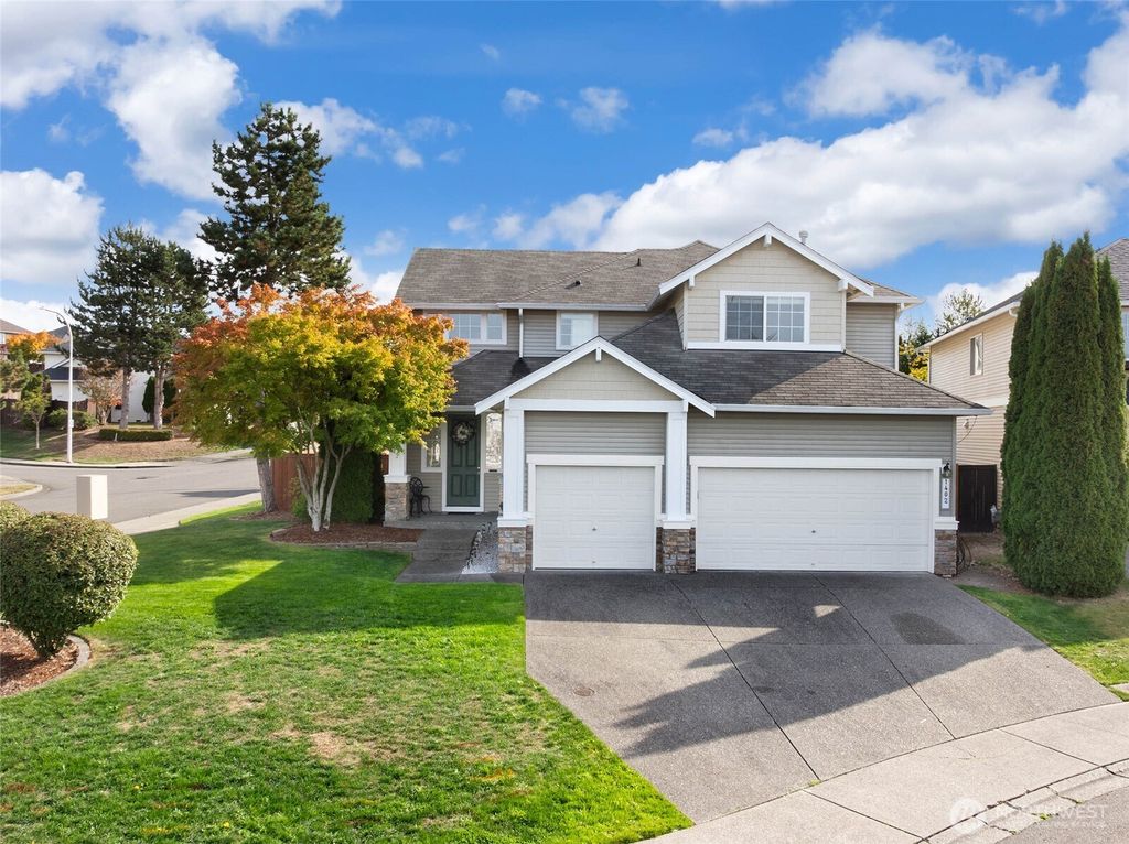 Photo of 1402 63rd Court SE, Auburn, WA 98092 (MLS # 2443144)