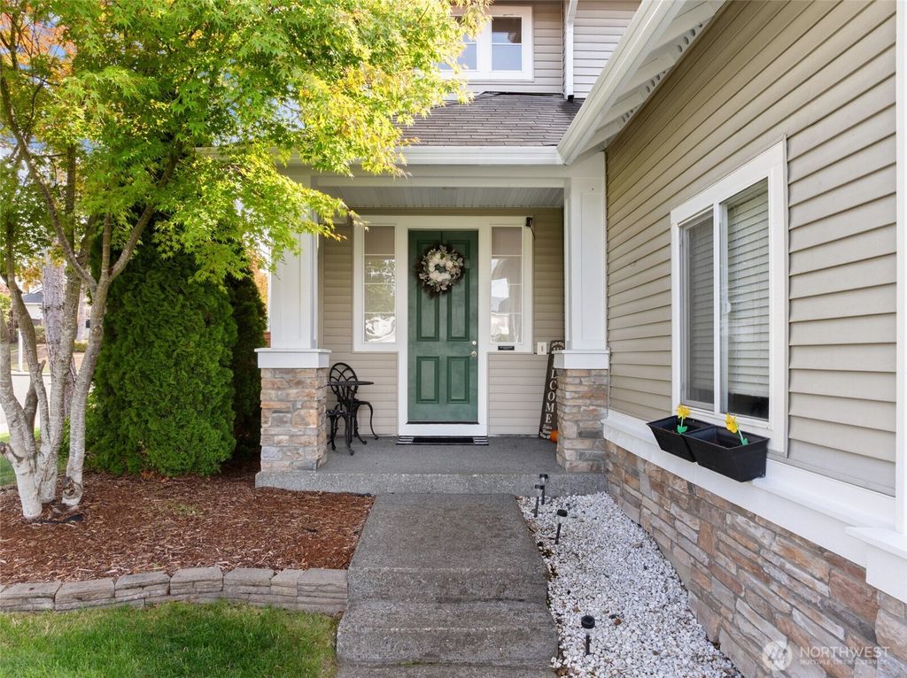Photo of 1402 63rd Court SE, Auburn, WA 98092 (MLS # 2443144)
