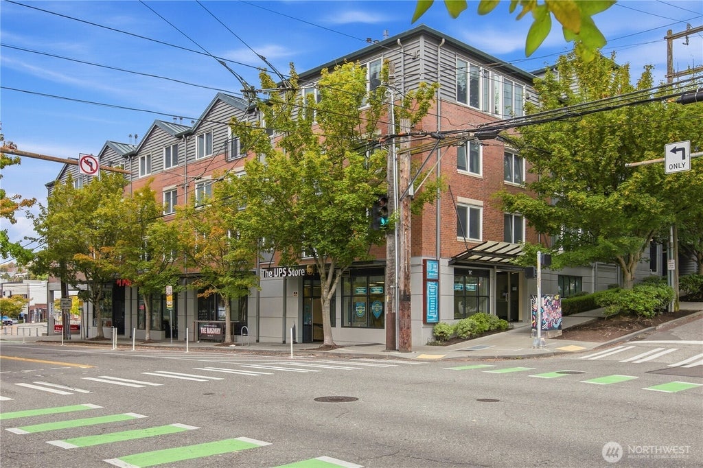 Photo of 701 1st Avenue N #204, Seattle, WA 98109 (MLS # 2589511)