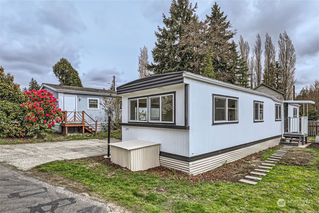 Photo of 24222 54th Avenue W #39, Mountlake Terrace, WA 98043 (MLS # 2220574)