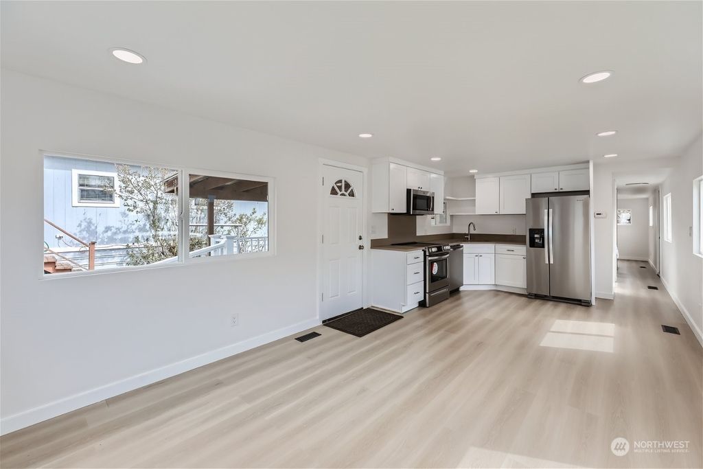 Photo of 24222 54th Avenue W #39, Mountlake Terrace, WA 98043 (MLS # 2220574)