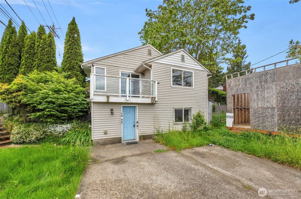 Photo of 929 Pecks Drive, Everett, WA 98203 (MLS # 2530259)