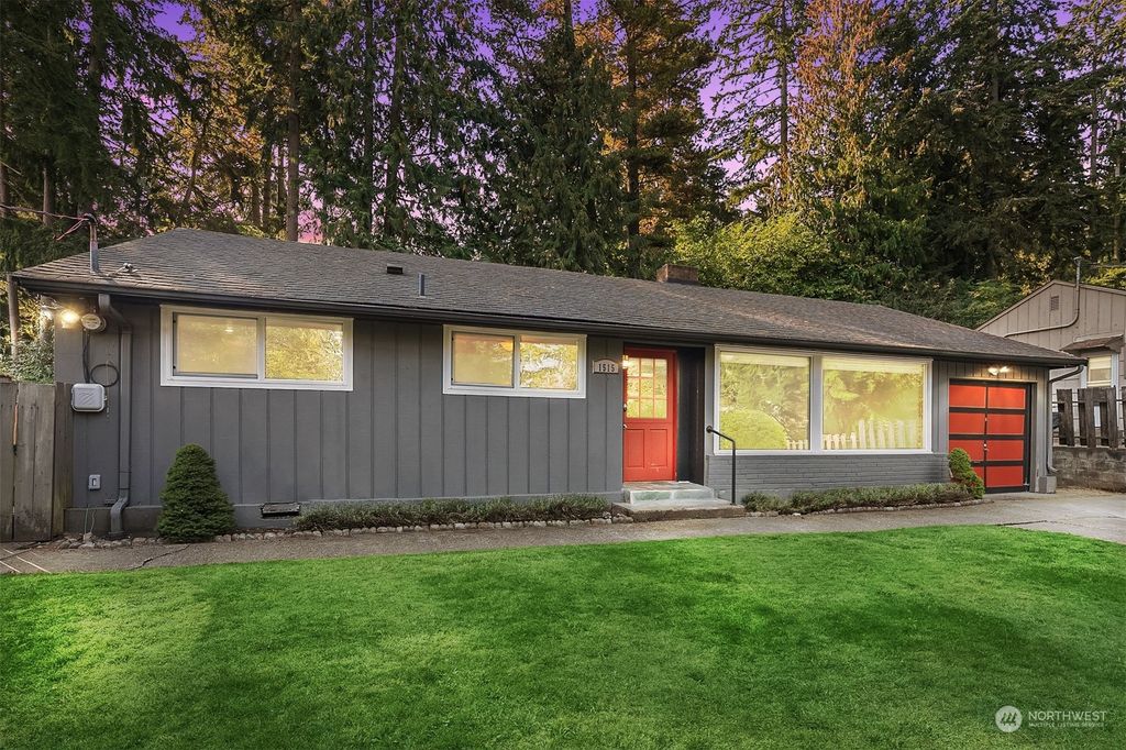 Photo of 1515 NE 190th Street, Shoreline, WA 98155 (MLS # 2004404)