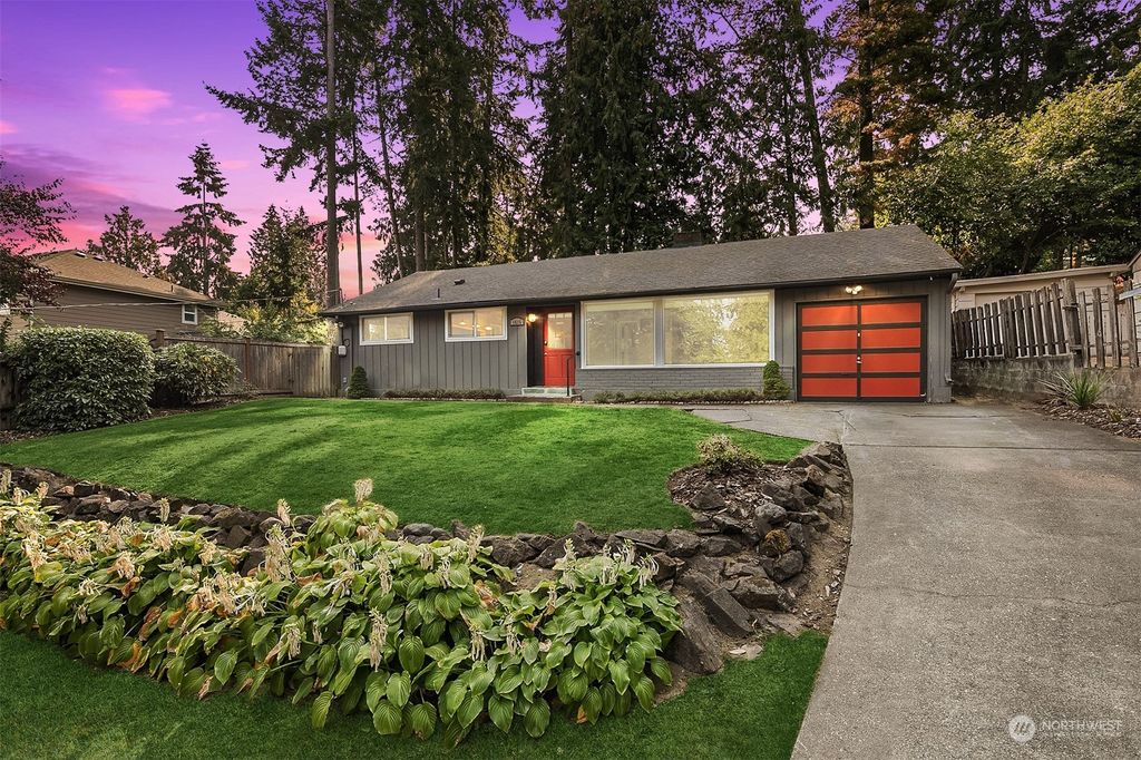 Photo of 1515 NE 190th Street, Shoreline, WA 98155 (MLS # 2004404)