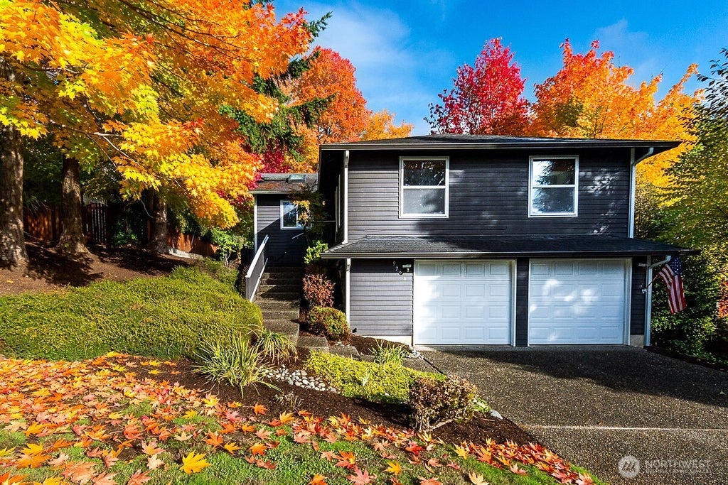 Photo of 9724 NE 141st Court, Kirkland, WA 98034 (MLS # 2593748)