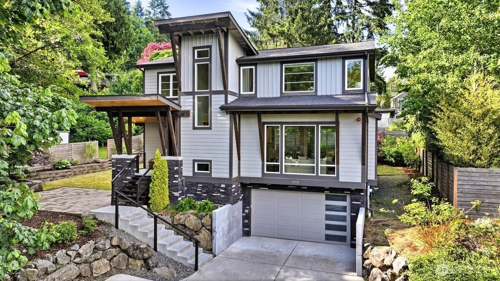 Photo of 19535 53rd Avenue NE, Lake Forest Park, WA 98155 (MLS # 2537544)