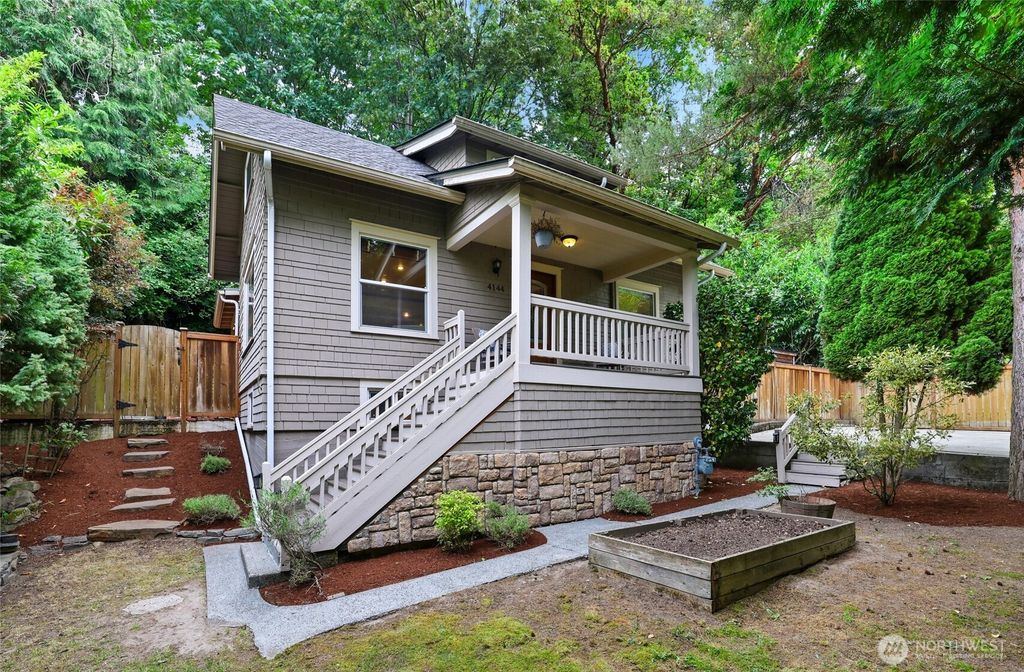 Photo of 4144 SW Orchard Street, Seattle, WA 98136 (MLS # 2390164)