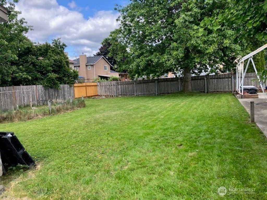 Photo of 737 3rd Avenue SE, Pacific, WA 98047 (MLS # 2394241)