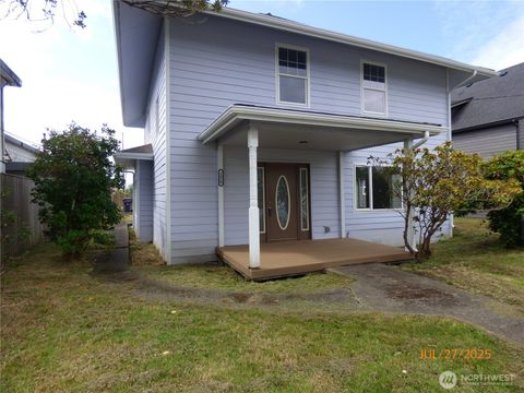 Photo of 2420 Aberdeen Avenue, Hoquiam, WA 98550 (MLS # 2333108)