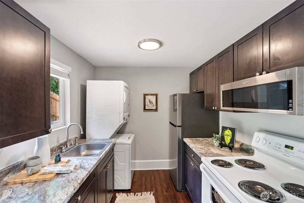 Photo of 3226 Halverson Avenue, Bremerton, WA 98310 (MLS # 2517412)