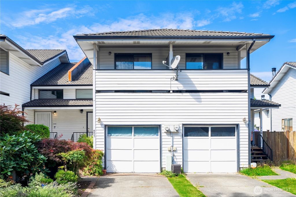 Photo of 4217 NE 5th Street, Renton, WA 98059 (MLS # 2423988)