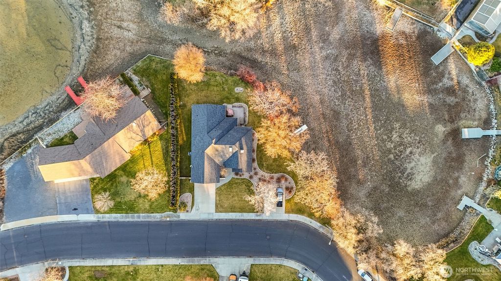 Photo of 811 Laguna Drive, Moses Lake, WA 98837 (MLS # 2477750)