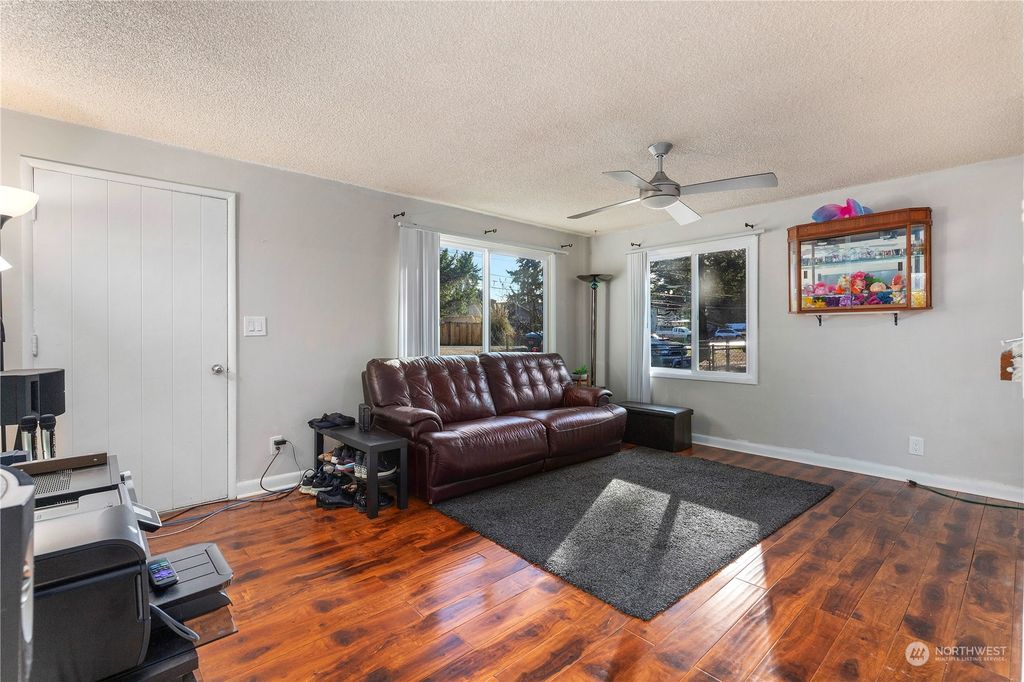 Photo of 12841 2nd Avenue S, Burien, WA 98168 (MLS # 2194084)
