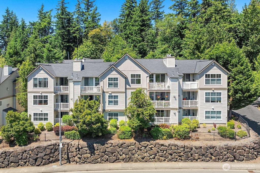 Photo of 23420 SE Black Nugget Road #E-302, Issaquah, WA 98029 (MLS # 2390556)