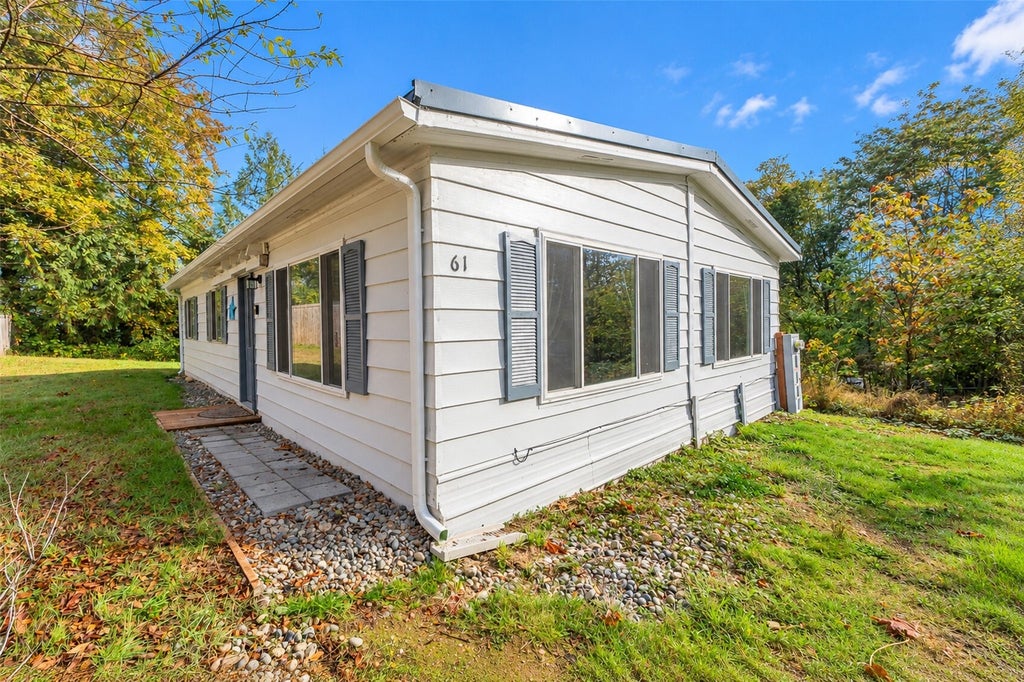 Photo of 61 E Larchmont Place, Shelton, WA 98584 (MLS # 2595674)