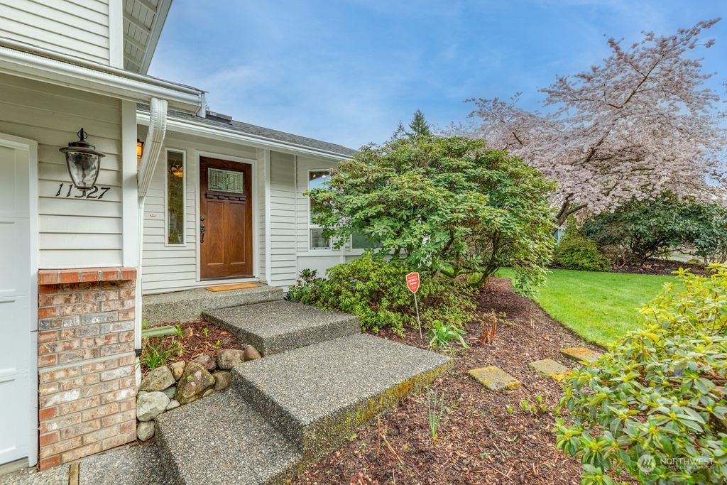 Photo of 11327 58th Avenue W, Mukilteo, WA 98275 (MLS # 2214075)