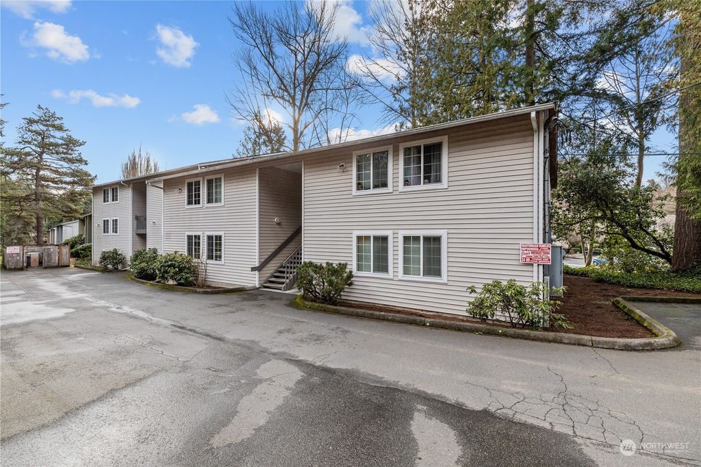 Photo of 2721 NE 195th Street #7, Lake Forest Park, WA 98155 (MLS # 2036317)