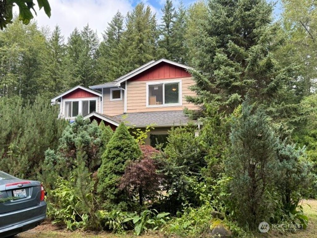 Photo of 11315 384th Street E, Eatonville, WA 98328 (MLS # 2546915)