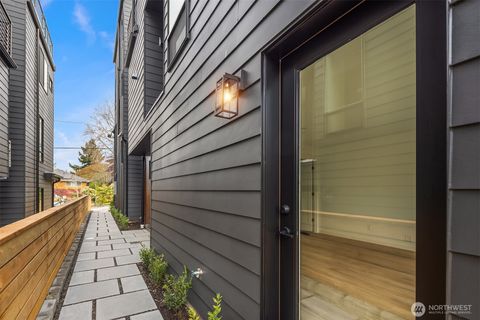 Photo of 333 NW 47th Street #C, Seattle, WA 98107 (MLS # 2512906)