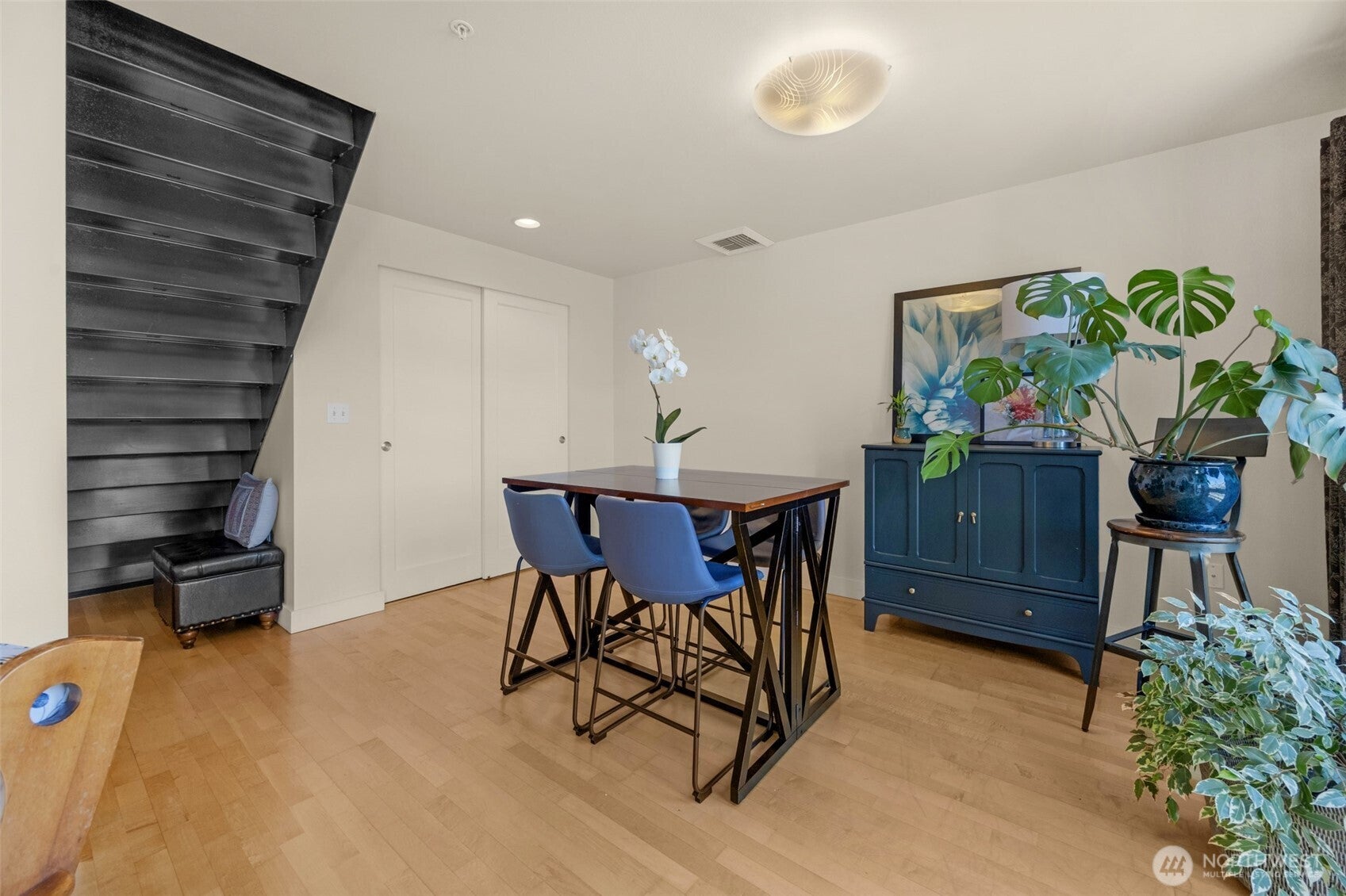 1705 Dock Street 558