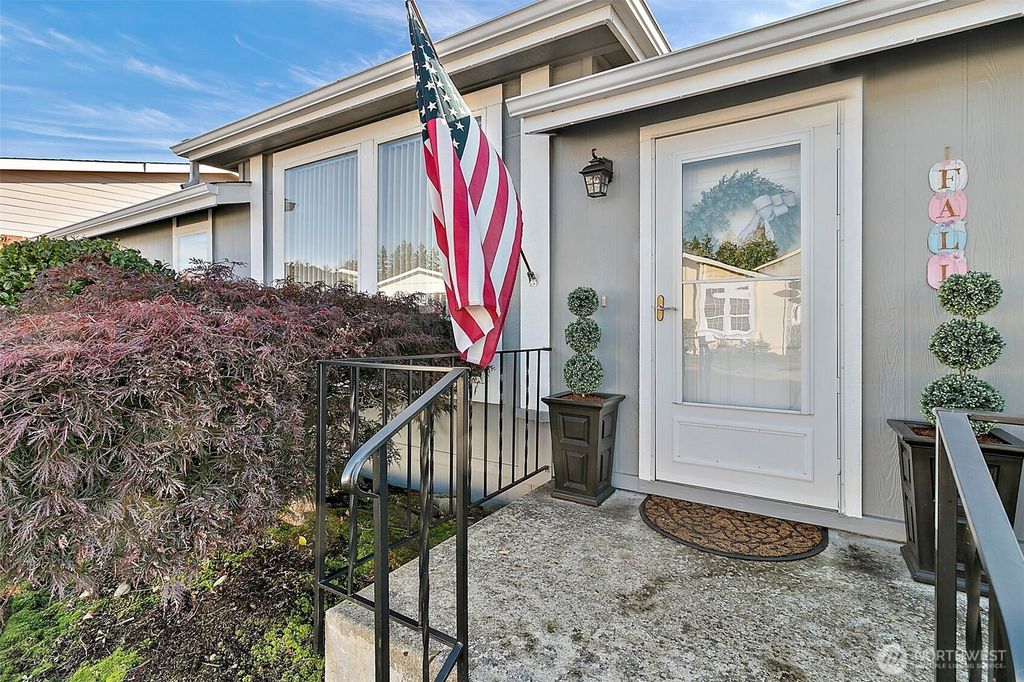 Photo of 24104 221st Lane SE #31, Maple Valley, WA 98038 (MLS # 2448082)