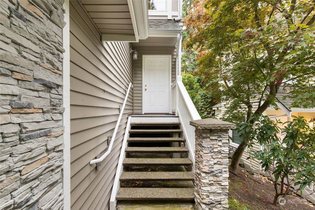 Photo of 6757 SE Cougar Mountain Way, Bellevue, WA 98006 (MLS # 2303982)