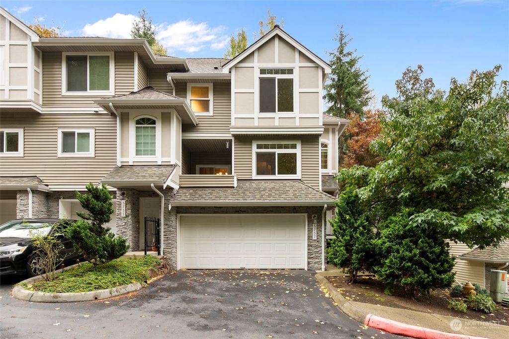 Photo of 6757 SE Cougar Mountain Way, Bellevue, WA 98006 (MLS # 2303982)