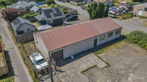 Photo of 3701 W G Street, Bremerton, WA 98312 (MLS # 2540604)