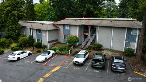 Photo of 17109 NE 45th Street #36, Redmond, WA 98052 (MLS # 2548125)