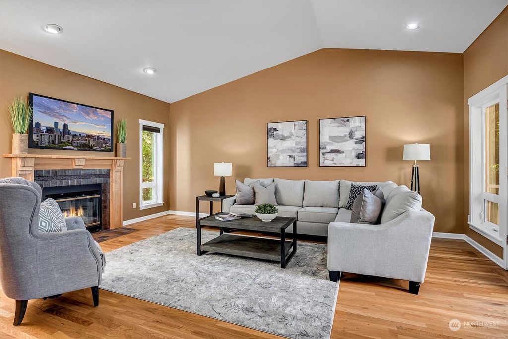 Photo of 421 210 Avenue NE, Sammamish, WA 98074 (MLS # 2231701)