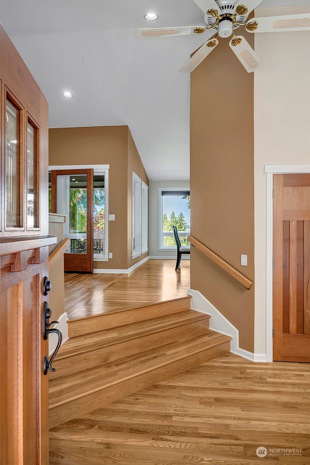 Photo of 421 210 Avenue NE, Sammamish, WA 98074 (MLS # 2231701)