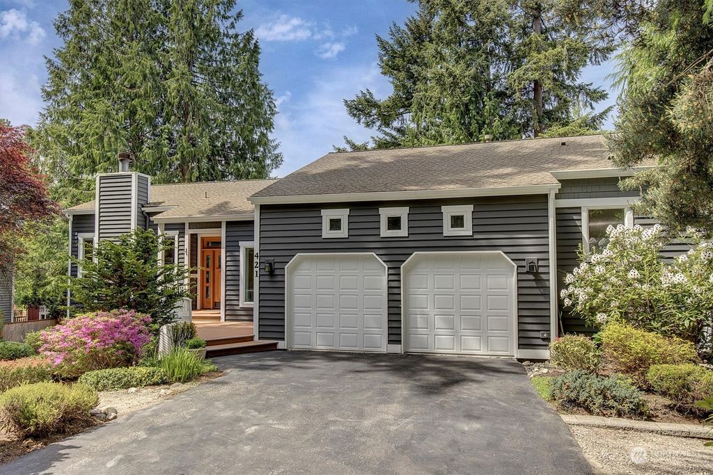 Photo of 421 210 Avenue NE, Sammamish, WA 98074 (MLS # 2231701)