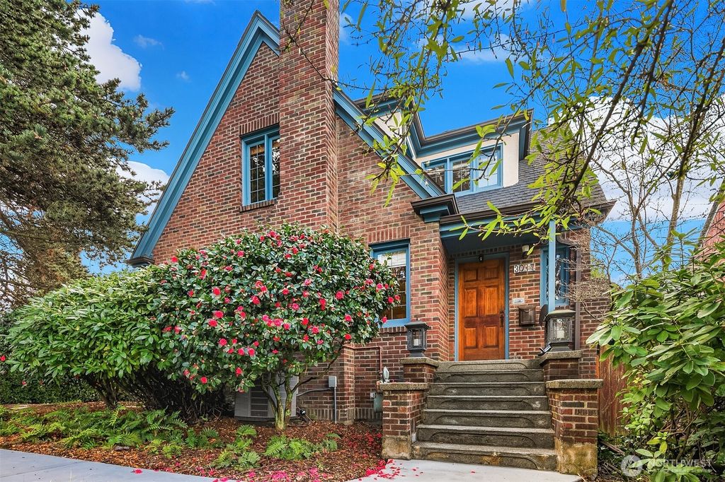 Photo of 3017 NE 65th Street, Seattle, WA 98115 (MLS # 2341282)