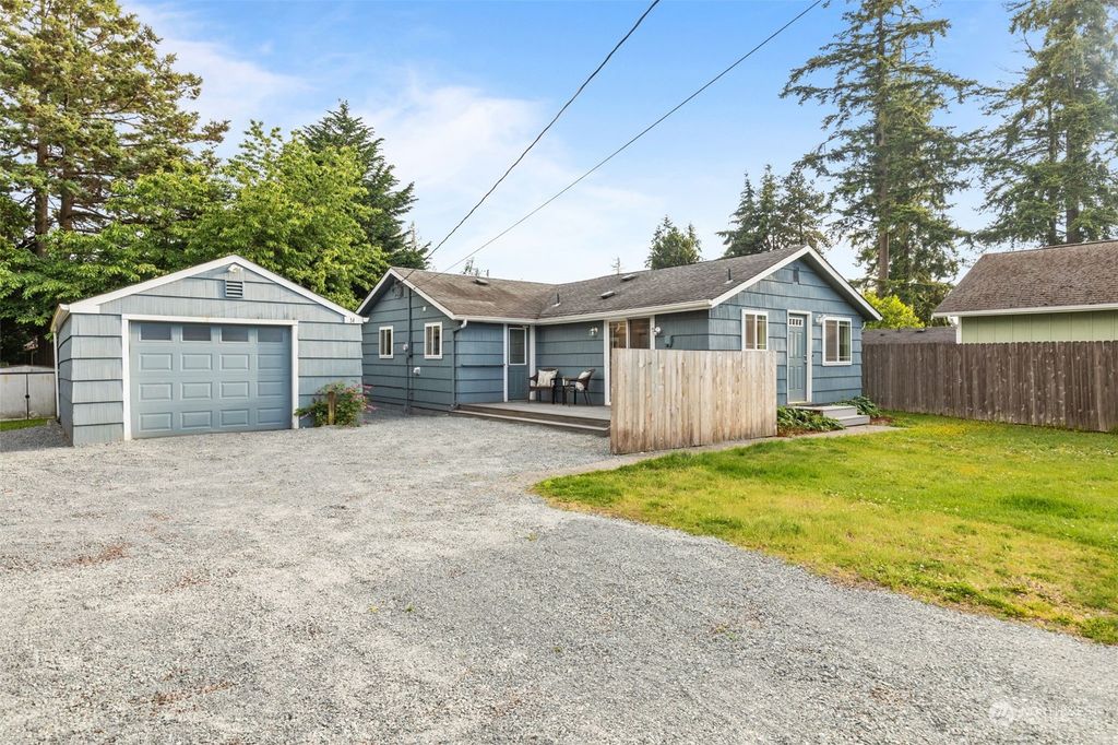 Photo of 14 E Beech Street, Everett, WA 98203 (MLS # 2249765)