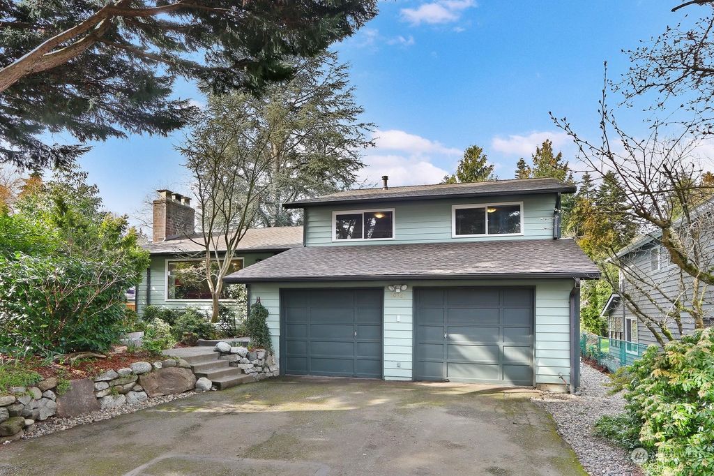 Photo of 10561 30th Avenue NE, Seattle, WA 98125 (MLS # 2045945)