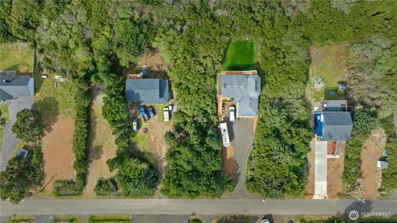 323 Sand Dune Avenue NW